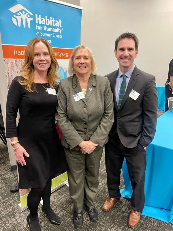 Alison Ragsdale and lance Weeden, with Knoxville Habitat for Humanity, joined me at the Habitat Tennessee reception. I'm honored to serve on the state board
of this great organization.