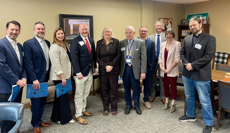 Members representing Life Science Tennessee stopped
﻿by for a visit on their Day on the Hill.